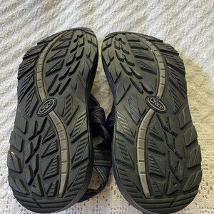 Men's Sz 8 Chacos
